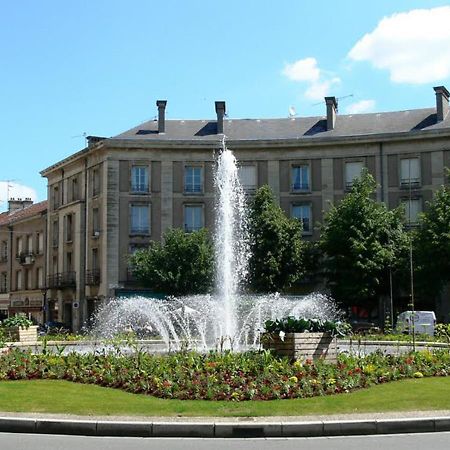 Charmant Appartement Au Coeur De Тул Екстериор снимка