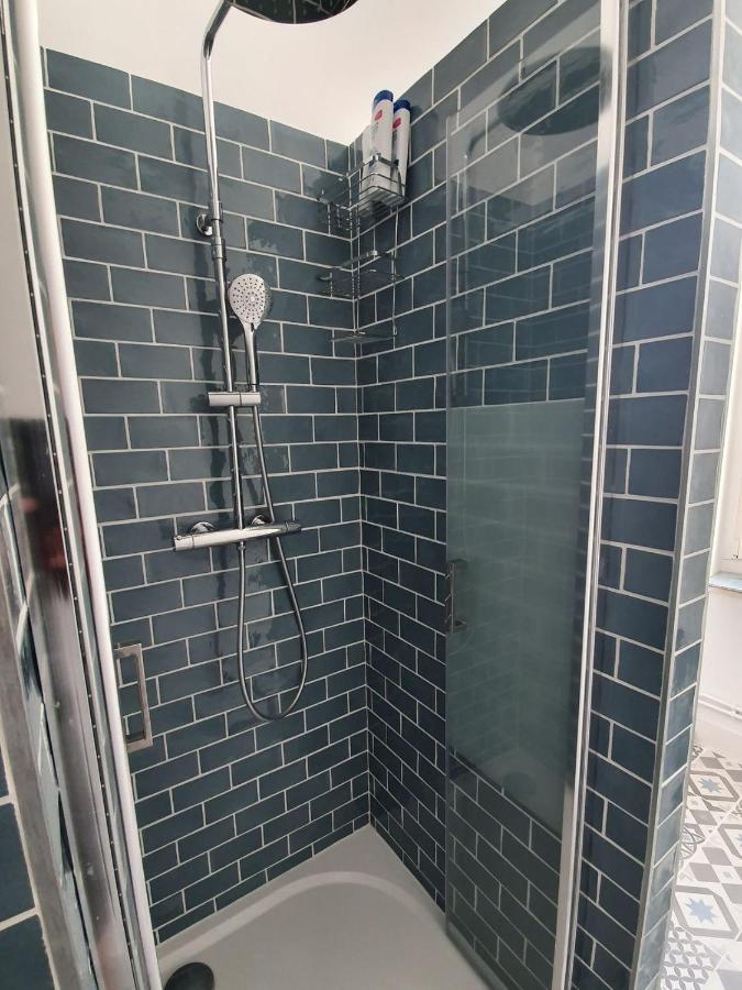 Charmant Appartement Au Coeur De Тул Екстериор снимка