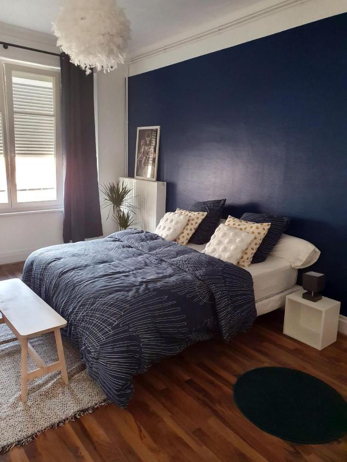Charmant Appartement Au Coeur De Тул Екстериор снимка